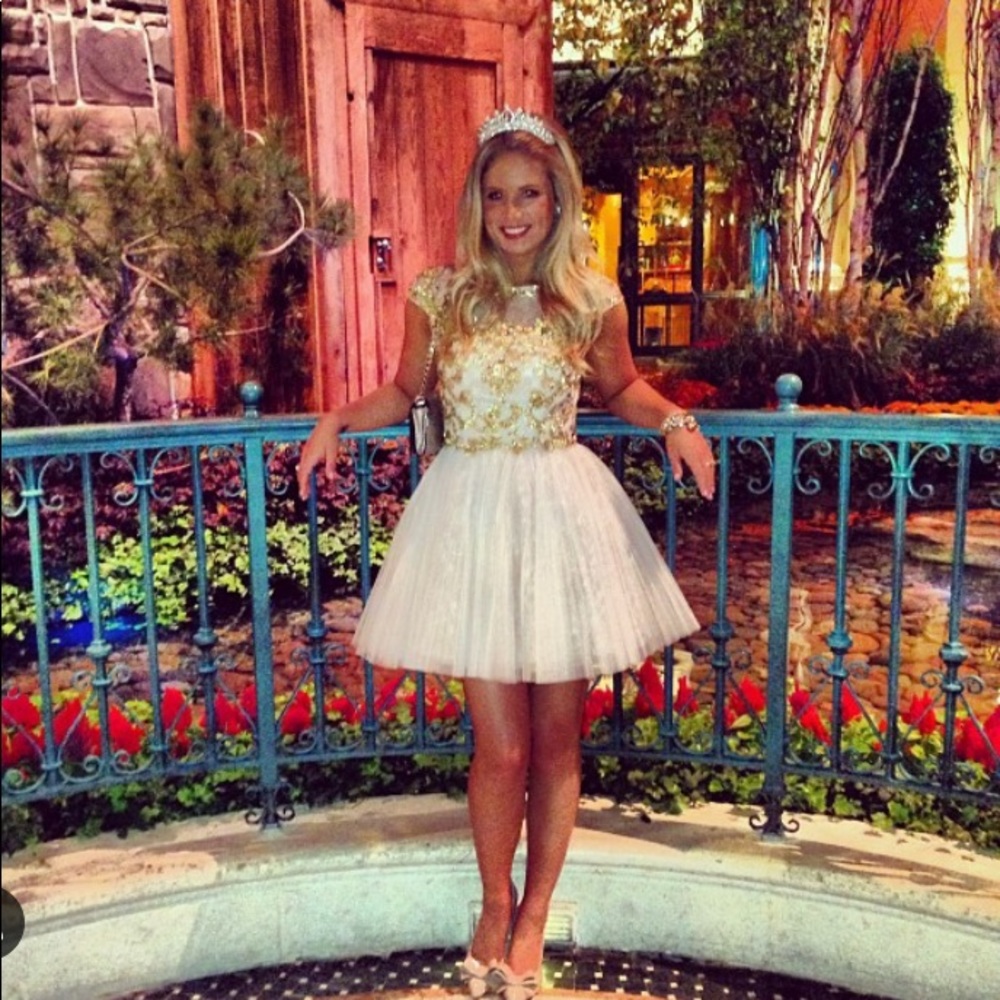 Sherri Hill white and gold short dress